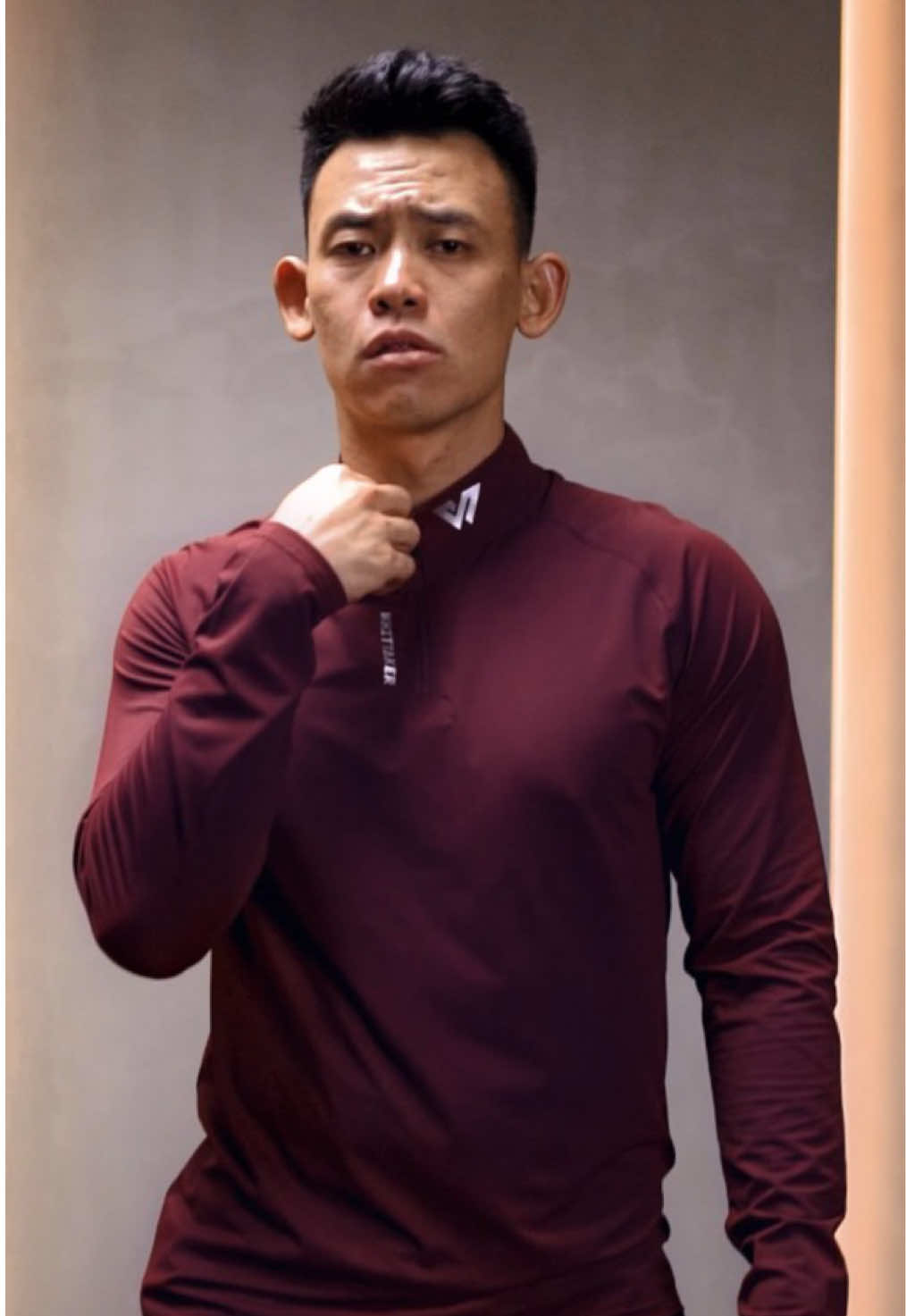 Upgrade penampilan lo pakai Performance Long Sleeve dari Whittaker. Udah pasti nyaman, tapi tetep sporty💥🏃
 
 #whittaker #whittakersportswear #rekomendasi outfit #performancelongsleeve #outfitkeren