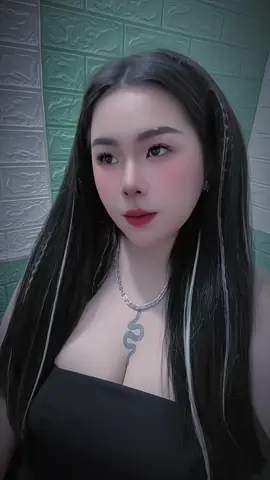 Cô ta cũng thương anh mà 😁