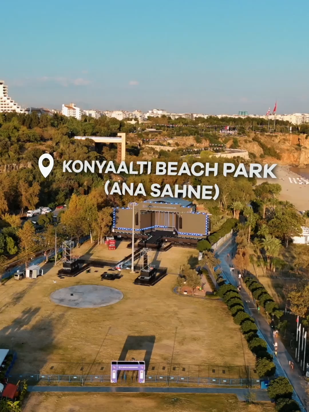 9 Kasım’a kadar Konyaaltı Beach Park’ta gerçekleşecek konserlerde buluşalım! 🎶 1 Kasım Cumartesi - Bengü 2 Kasım Pazar - Murat Dalkılıç 3 Kasım Pazartesi - Merve Özbey 4 Kasım Salı - Aydilge 5 Kasım Çarşamba - Soner Sarıkabadayı 6 Kasım Perşembe - Haktan 7 Kasım Cuma - Sagopa Kajmer 8 Kasım Cumartesi - Buray 9 Kasım Pazar - Derya Uluğ Bizi takip et, festival heyecanına ortak ol! 🌟🎭 #ŞehirdeFestivalVar #AntalyaKültürYoluFestivali #Antalya #TürkiyeKültürYoluFestivali #Türkiye