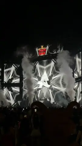 FE!!NNNNN🤯 summoning our inner travis #screamordance #halloween 