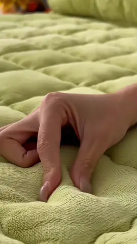 Thảm trải giường lông cừu Yuki#gagiuong #thamtraigiuonglongcuu #thamtraigiuong #changagoidem #xuhuong 