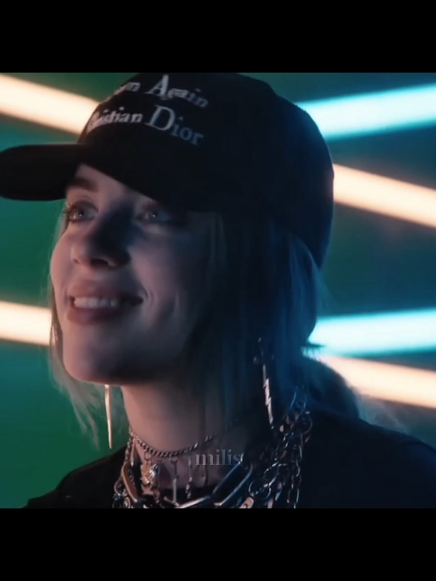 качество чуть не очень,но звук лучший#биллиайлиш #биллиайшалиш #billieeilish #базовыйминимум #foryou #elbruso #fyp #эдит 