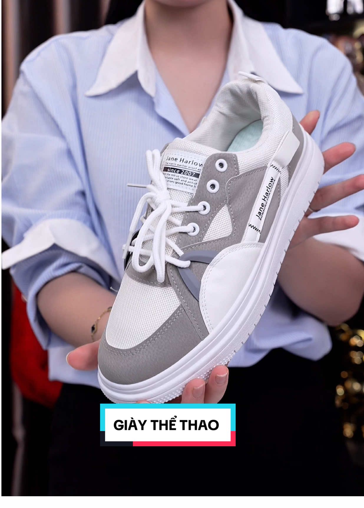Giày thể thao phong cách trẻ trung #TikTokFashion #giaydep #huyenkhoai 