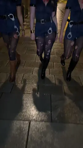 Vous êtes en état d’arrestation #police #policiere #halloween @axelle @seyhane 