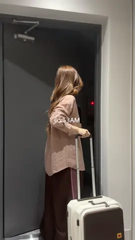 빈캐리어 끌고 출발〰 5am 도쿄 당일치기 새벽 브이로그 *ASMR*  #morningroutine #asmrvlog #일상브이로그 #grwmroutine #aethetic 