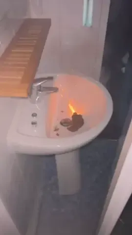 #caca #urbex #hotelabdandon 