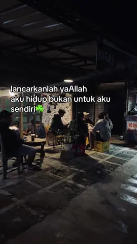 selamat malam warga kabupaten☘️ jangan lupa mampir kesini ya ngopi dan bercerita bersama ☘️ #grobogan24jam #grobogan #fyp #theclovesandthetobbaco #celtics #clover #fypage #pulokulon #kopi #kabupaten #katakata #minumanviral #fypage 