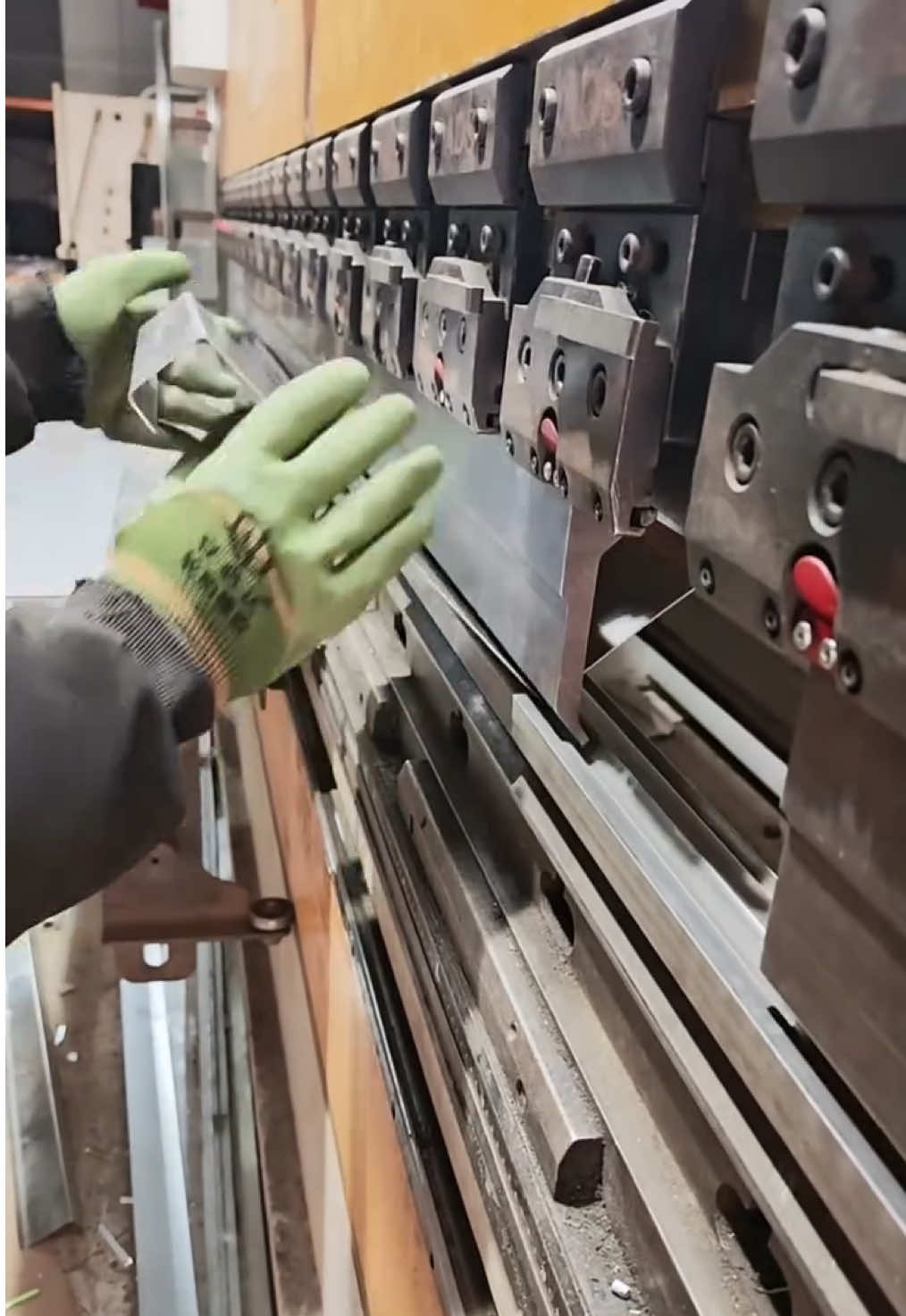 Stainless steel plate bending processing#stainlesssteel #whitesteel #steel #factory #foryoupage 