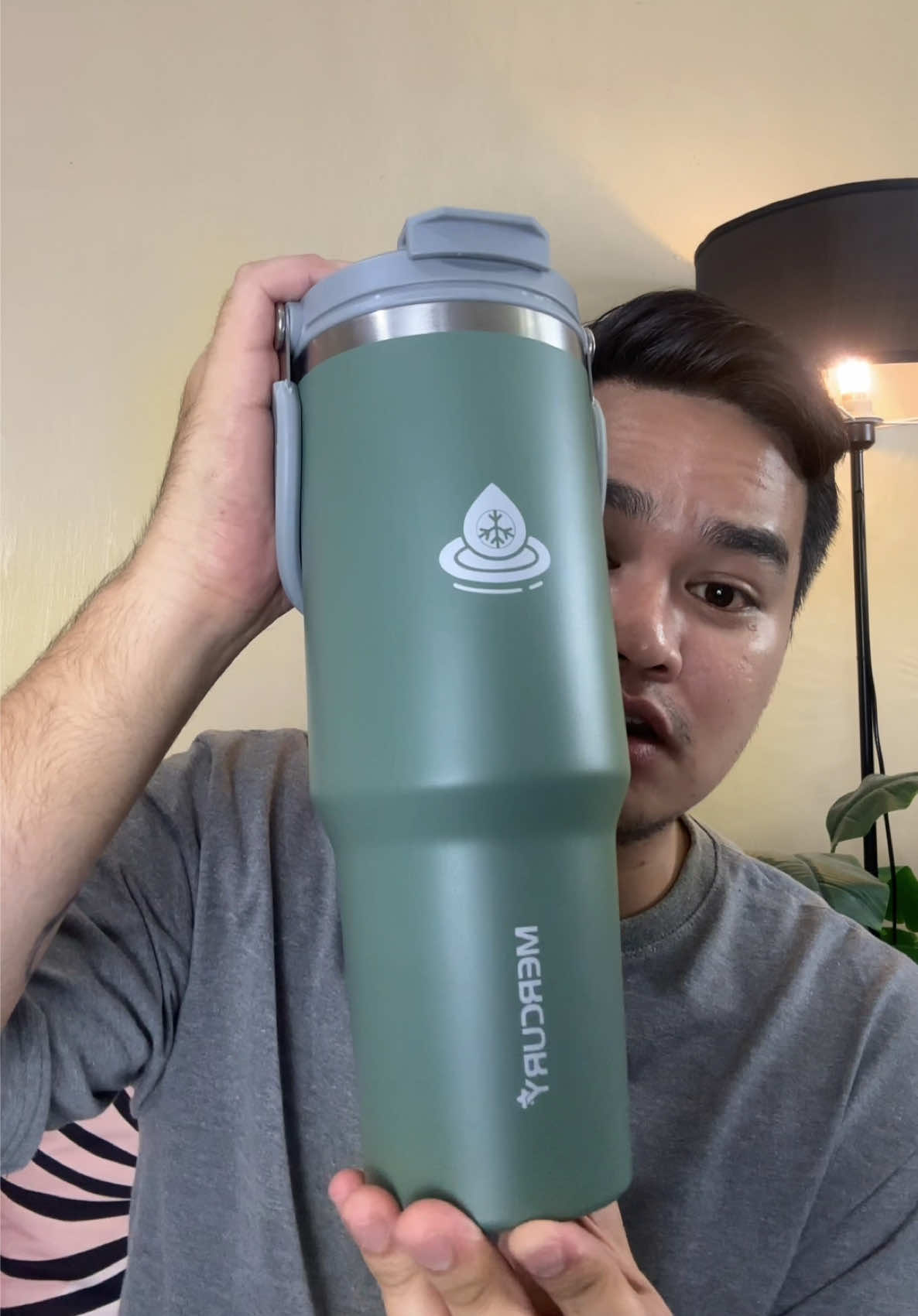 Replying to @Paul 🥰😍 #mercurytumbler #insulatedtumbler #mercurytumblerwithstraw 