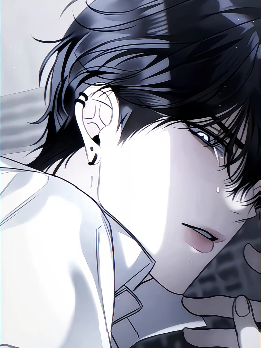 : 秋去冬來，月亮飛逝如風。