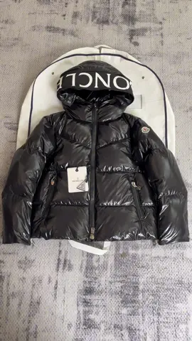 I like winter.🥰🥰🥰#TikTokFashion #winterfashion #puffer #moncler #girls 