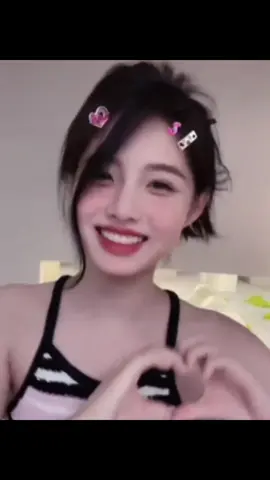 ยัยหนูเต้นได้น่ารักดุ๊กดิ๊กมาก#อ้ายมี่ #aimee #艾米 #ดาราจีน #fyp 