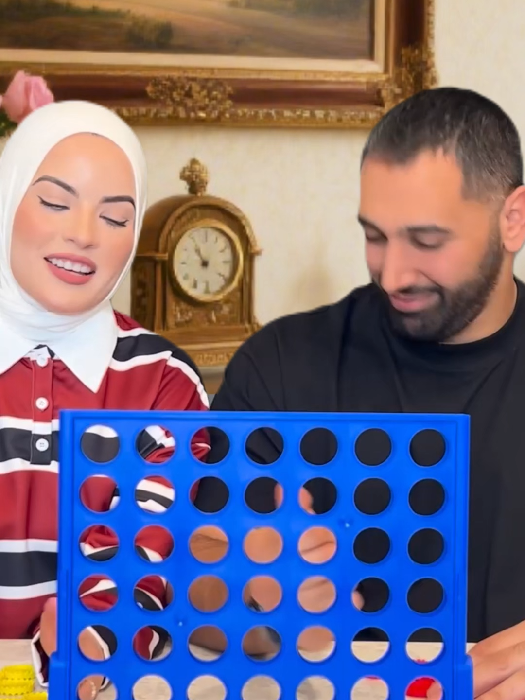 Mind-boggling Animal Guessing Game on TikTok! 🤯🦘 #fypage#foryou#skit#pov#foryoupage #couple #connectfour #GameNight #connect4 #boardgametok