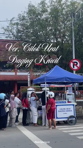 #kenyangin Ver. Baso Urat Kriwil Viral Se-Indramayu! 🪄🕺🏼 @Cilokuratsyalala~  Baso dimulai dari harga 500 rupiah aja loh guuys! Buka dari jam 16.00 yaaa! cuuuss mampir  Rate: 9/10  🪩 Depan Margadadi 6  #kulinertiktok #fyp #makanan 