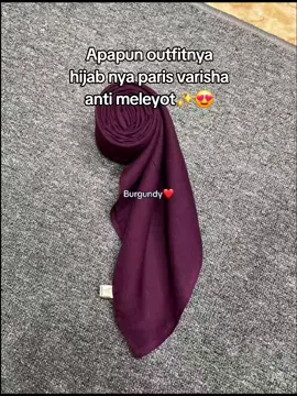 #kerudungsegiempat #parisvarisha #hijabburgundy 