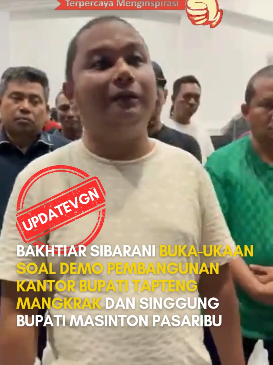 Mantan Bupati Tapanuli Tengah Bakhtiar Sibarani Respons Demo Isu Pembangunan Kantor Bupati Tapteng Mangkrak dan Singgung Bupati Masinton Pasaribu Pernyataan ini disampaikan Bakhtiar Sibarani, Jumat (31/10/2025). #demoricuhtapteng  #isukantorbupatitaptengmangkrak  #bakhtiarsibarani  #updatevgn  #verygoodnewsid 