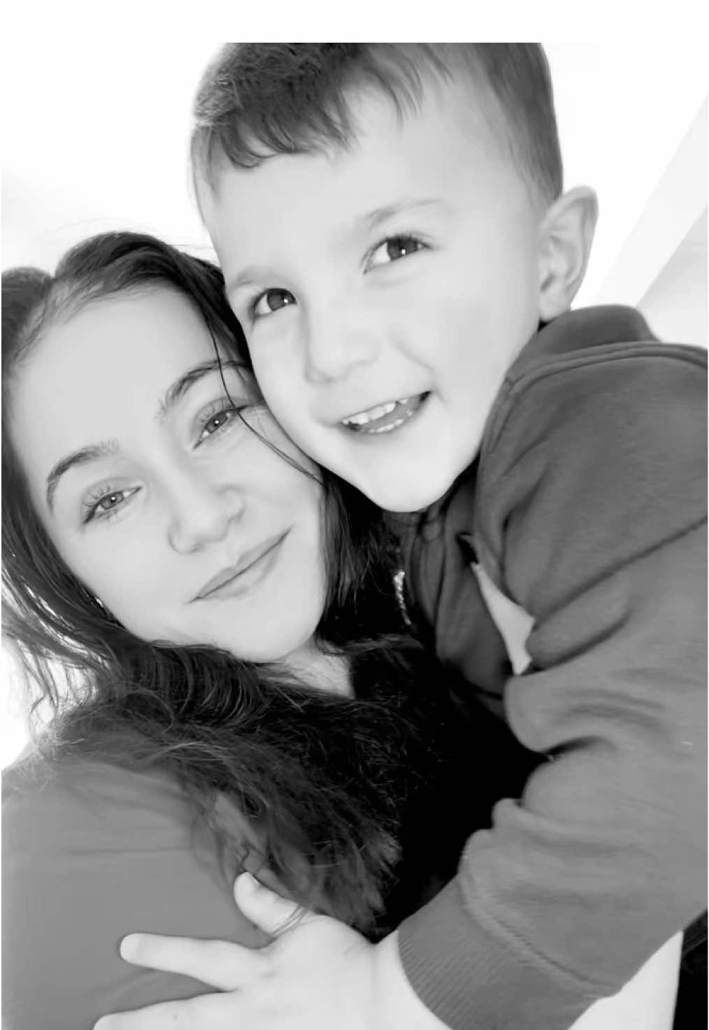 @LuCash Music ce melodie superbă!! Este pe repeat de când am descoperit-o!!! ❤️❤️❤️ #muzica_pe_suflet #muzica #muzicatiktokro #fyromania #muzicabuna 