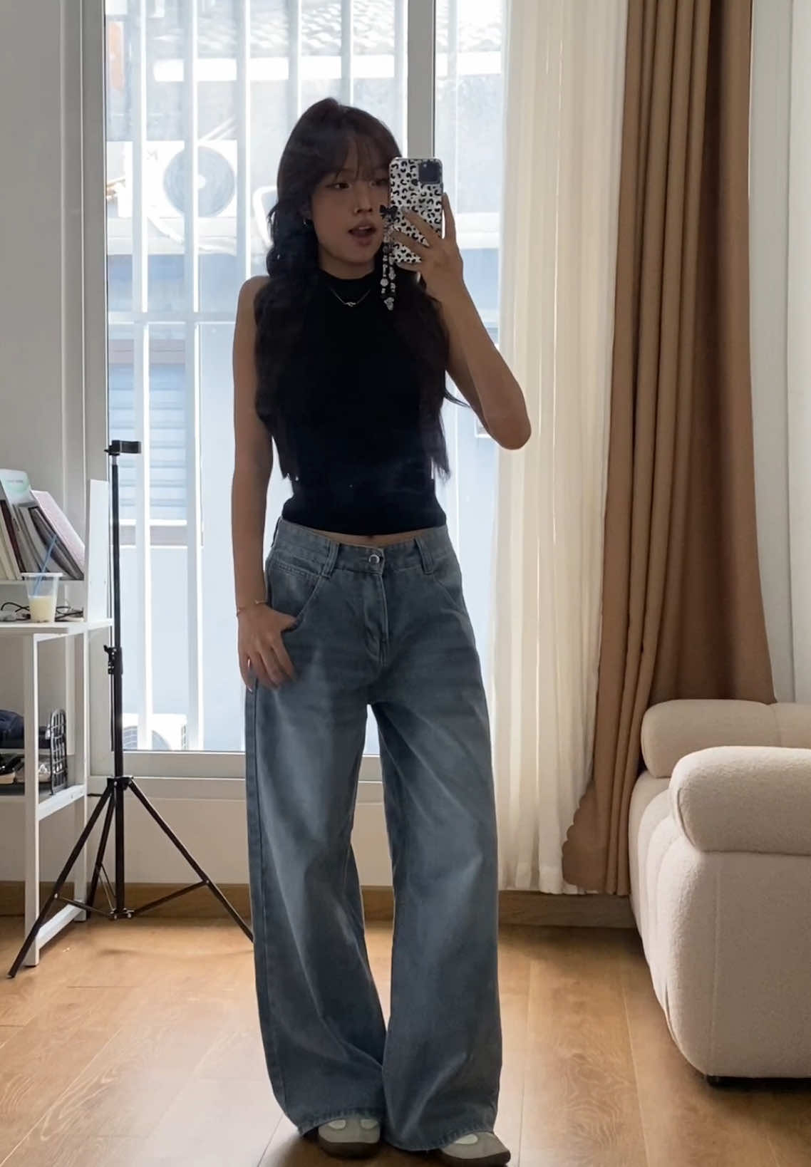 Form quần cũng xinh nữa #abhouse #quanjeannu #outfitideas #phoidoxinh #viralvideo 