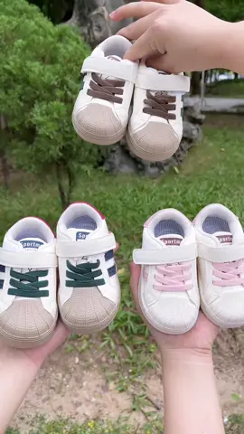 Phong cách thể thao cá tính  #giaythethaochobe #giaydeptreem #giaydepchobe #giaytapdi #wowkids 