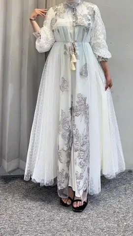 Membalas @🖇️ 🛒 Udah aku masukin ke kerkun ya beb 😍✨ Langsung klik aja biar gak kehabisan 💛 yang aku pakai di warna ash grey 😍😍 #keranjangkuning #ootdfyp #fypfashion #ootdlebaran2026 #dresscantik 