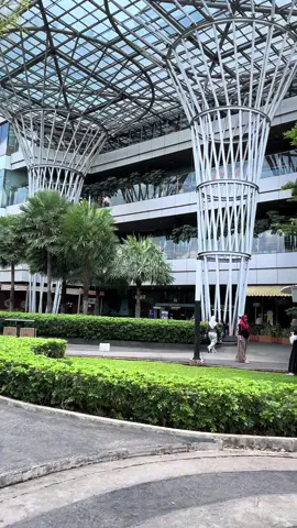 Lumayan buat prank temenmu, biar dikira lagi jalan jalan padahal mah dirumah 😂 📍AEON Mall Tanjung Barat, Jakarta Selatan #videomentahan #prankvideo #aeonmall #jakarta #mall 