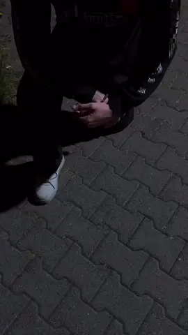 #تصافحك_اليدين_ولا_تحس_انها_بعدك_إيدين 