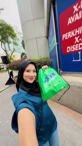 Run Kit Collection dayyy!! Cant wait for SAJI Miles for Smiles Fun Run and Walk🏃‍♀️‍➡️🏃‍♀️‍➡️🏃‍♀️‍➡️ Jumpa esok dekat sana🤩 @Saji Malaysia  #SAJIMilesForSmiles #SAJIFunRunWalk2025 #SAJI25Tahun  