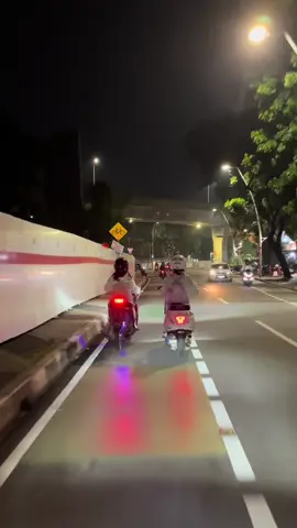 @luna 🪽 😻 #aerox155 #italy #fypage #slowmo 