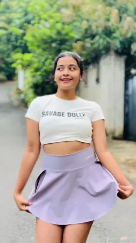 පස්ස හැරිලා බලනවද ඉතින්...😜😁 . . . . . . . . #samadhirathnayake #fyp #trending #capcut #sudugaume 