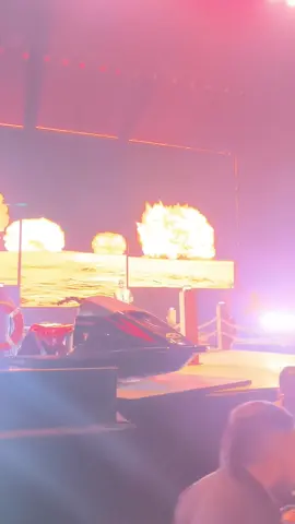 el tío @RYAN CASTRO en Bogotá 😝#concierto  #fyp #bogota #viral 