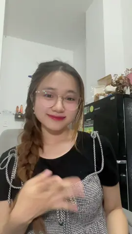 Ai cõng t đi bây 🤷🏻‍♀️🤷🏻‍♀️🤷🏻‍♀️  #nangamtrongtim #nangahongmuonhocy 