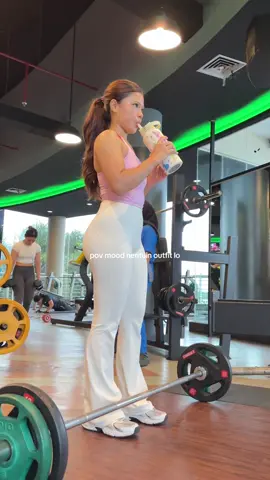 sometimes I wanna look cute and sometimes I wanna look hot #gym 