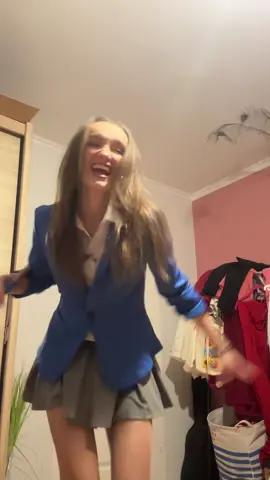 Watch out for the dead girl walking #halloween #deadgirlwalking #heathers #veronicasawyer #jd 