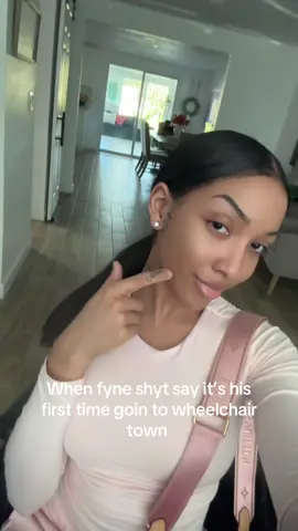 😅😅  #xyzbca #fyppppppppppppppppppppppp #foryoupage #wheelchairlife #disabilitytiktok 