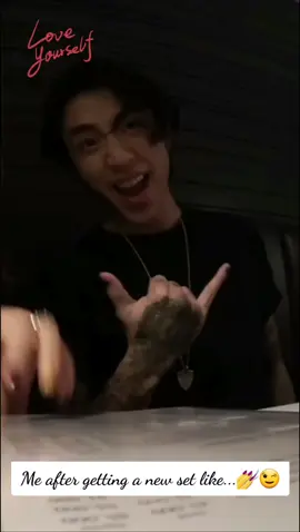 DPR Ian 💙Cute moment💙 Me after getting a new set like....😄😄😄 Cr : dpommerose (thank you so much) #dprian #christianyu #cutemoment #dreamers #fyp 