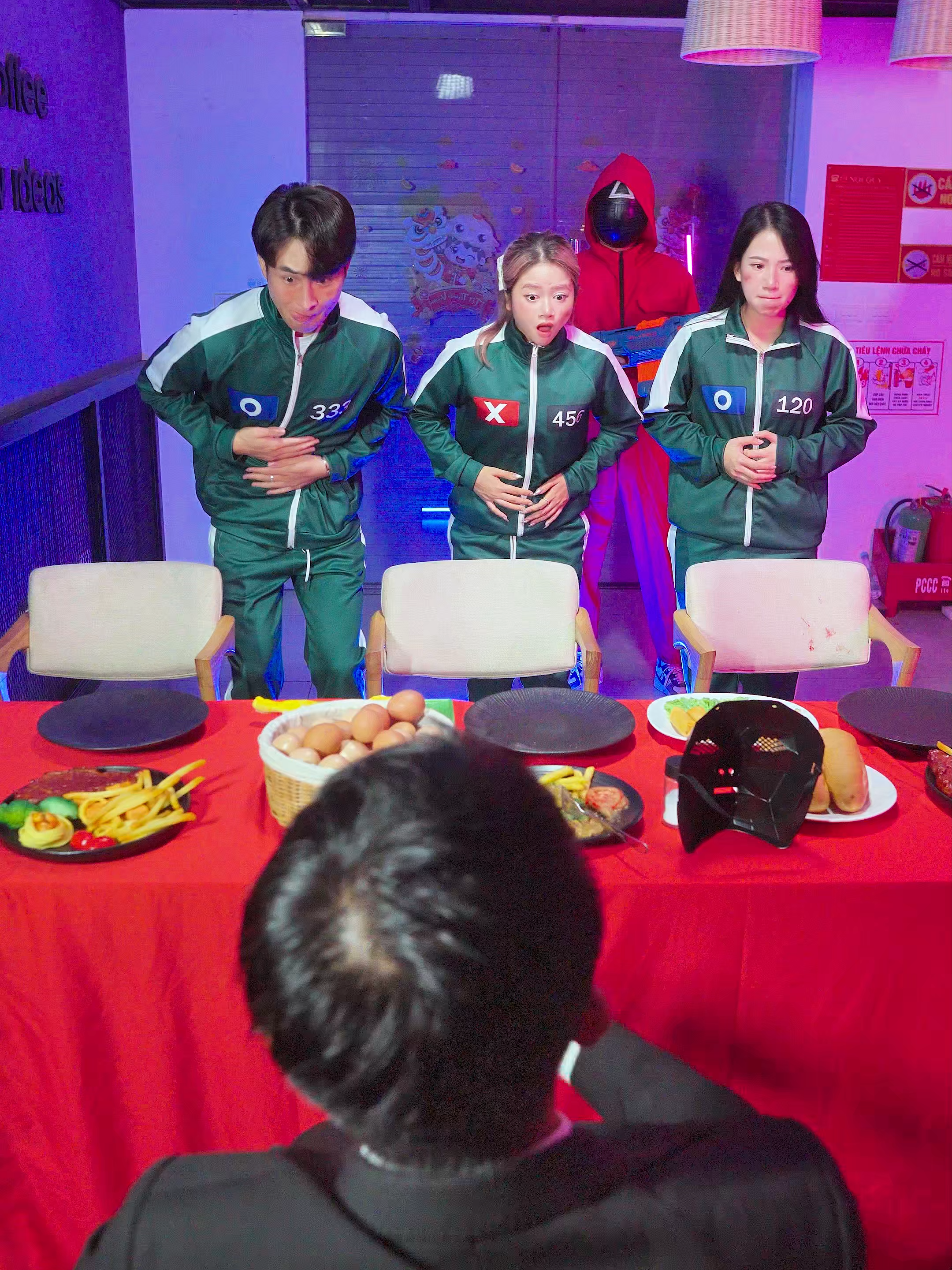 The Last Supper: Where Only the Smart Survive🍽️💀#lilymeow #lilymiumiu