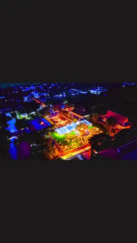 🙏🪷 5000 ngọn nến được thắp ánh sáng khắp chùa Tưk Phôs để cúng dường đến Đức Thế Tôn 🙏🪷 🙏 Phước thiện này, nguyện đoạn trừ các lậu hoặc - trầm luân. 🙏 Phước thiện này, nguyện là duyên thành tựu được Níp-bàn.  🙏 Phước lành này, nguyện hộ trì giáo Pháp bền vững lâu dài. 𝐒𝐚̄𝐝𝐡𝐮 𝐒𝐚̄𝐝𝐡𝐮 𝐒𝐚̄𝐝𝐡𝐮  𝐋𝐚̀𝐧𝐡 𝐭𝐡𝐚𝐲! 💗💕