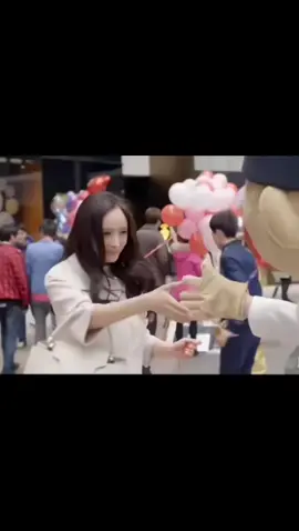 Một vết thương trong em là đủ rồi...❤️‍🩹..xin làm người lữ khách..ngang qua đời thôi..🍀