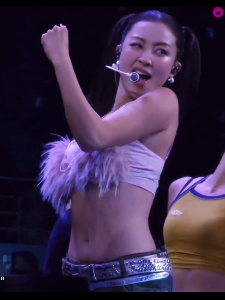 Jihyo atm fancam with new outfit and ponytail. Mother jihyo 🫠 Ctto FEEL THE RUSH WITH TWICE #THISISFOR_SYDNEY_D1 #TWICE_THISISFOR_WORLD_TOUR #TWICE #JIHYO 