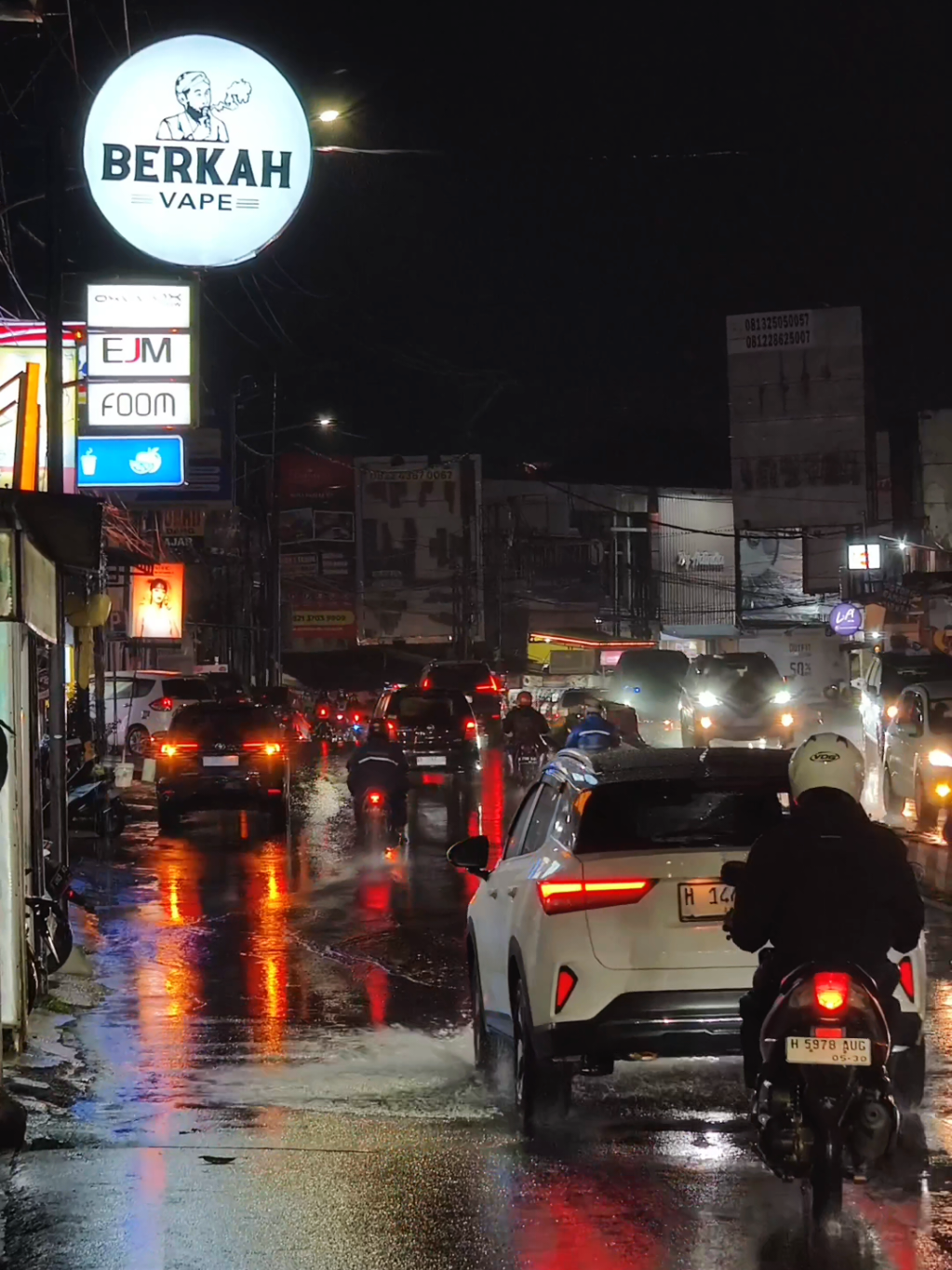 Hujan di malam minggu #malming #fyp #tembalang #hujan🌧️  #semarang 