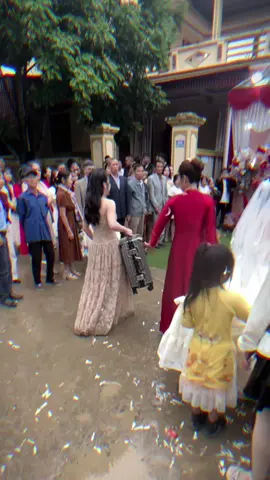 7749 lần niệm không đc quay đầu, không được để vali xuống đất 😚😚 hoàn thành nhiệm vụ xuất sắc luôn😘😘  #damcuoi #xachvalichocodau #nhachaymoingay #xachvalicodau #xh