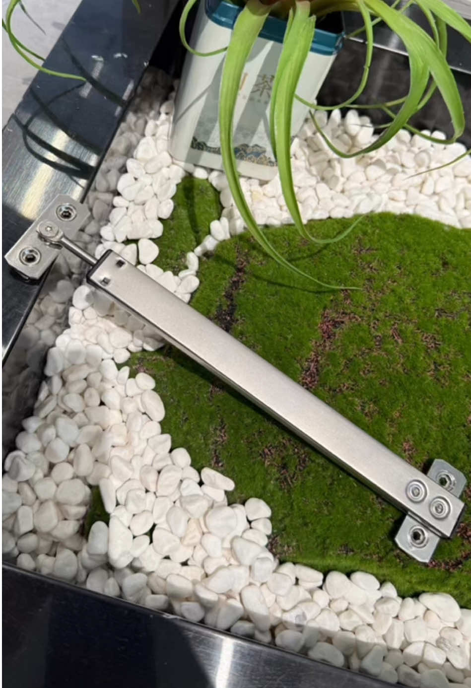 Door and window positioning damping wind braces, fearless of strong winds, easily open and stop. #DoorandWindowHardware #AluminumAlloyDoorsAndWindow #SystemDoorsAndWindow #OutwardOpeningWindow