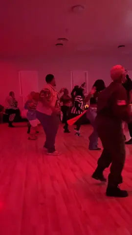 #tiktoklive #livehighlights She so aggy for singing this in the background 😂🤣😂#linedance 