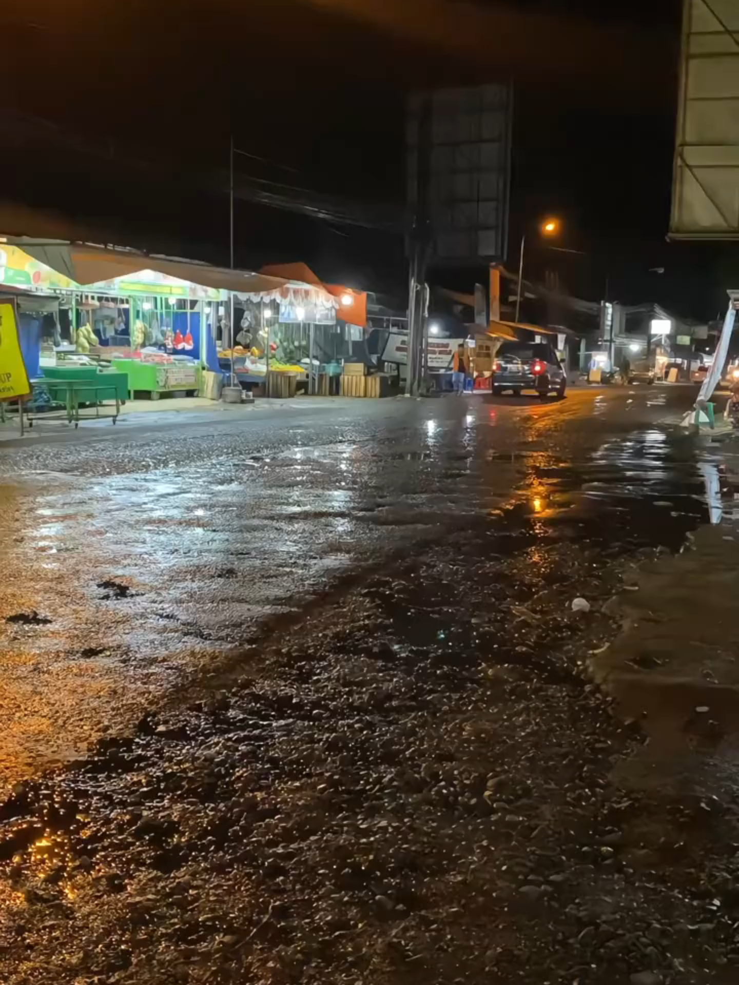 Jajan favoritmu nek kelet opo pas wayah udan?#klebus #kelet #alunalunkeletjepara 