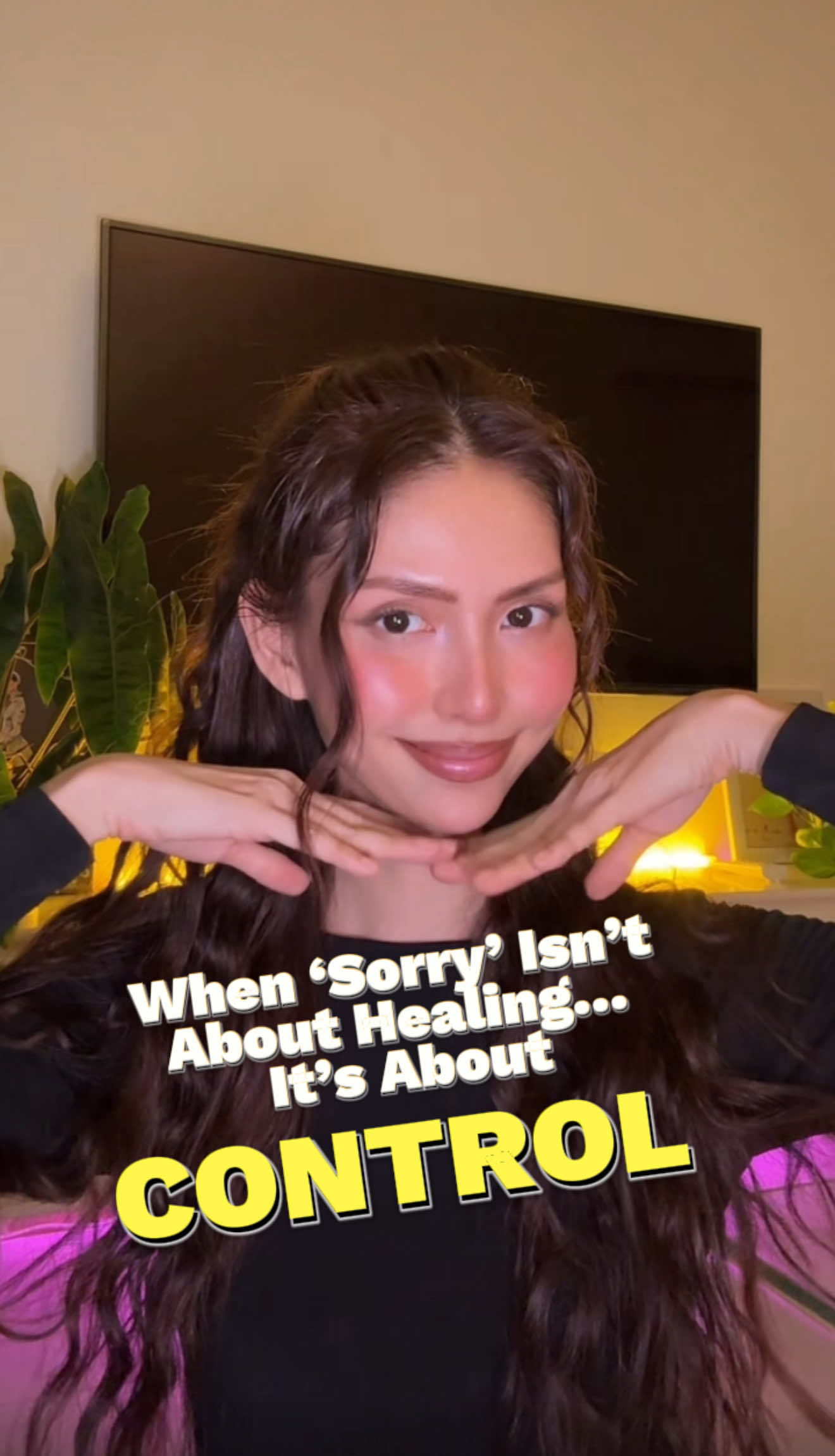 Có những cái “xin lỗi” không phải vì mình sai… mà vì mình sợ. Sợ bị im lặng Sợ bị ghét Sợ cả nhà quay lưng vì “dám cãi người lớn” Ai từng bị ép phải “xin lỗi cho yên chuyện”, comment: “Toy tỉnh rồi.” 🤍