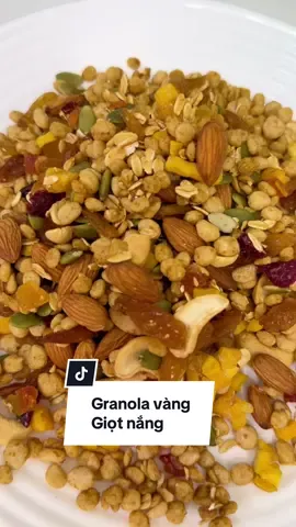 Nay Mẹ vịt đầu tư lắm ạ, bắt em săn granola suốt , ngon quá mà #giadinhvittroi #granola #giotnanghealthy #eatclean 
