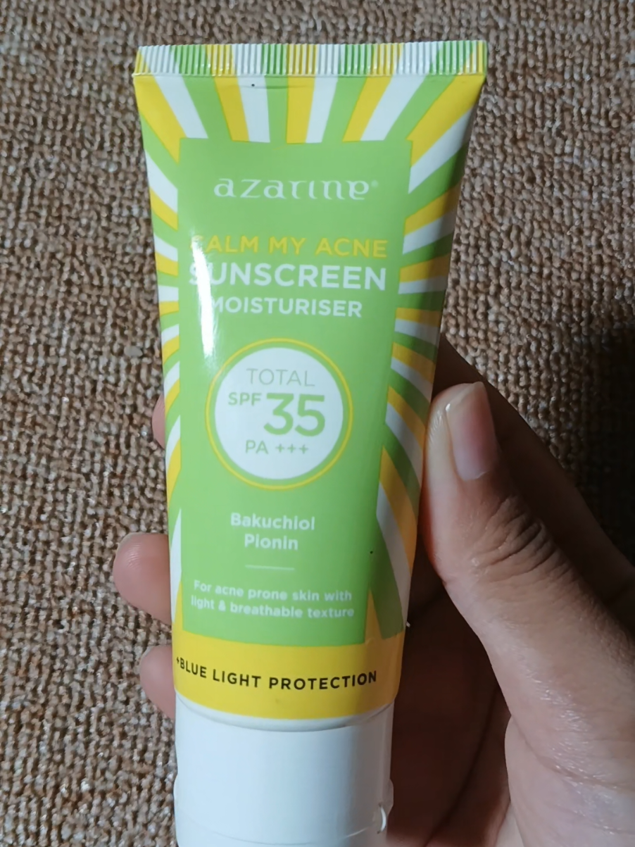 makasii udh bikin jerawat kalem ☘️✨️ #azarinesunscreen #sunscreenazarine #acneproneskin #sensitiveskin #fypage 