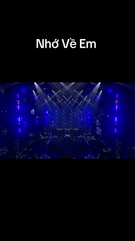 Còn gì trong thương nhớ Tóc em ngày nao xanh như tơ trời Bơ vơ trong chiều hoang Gọi thầm tên nhau… #kcmusic #vietmix #vinahouse #nhoveem 