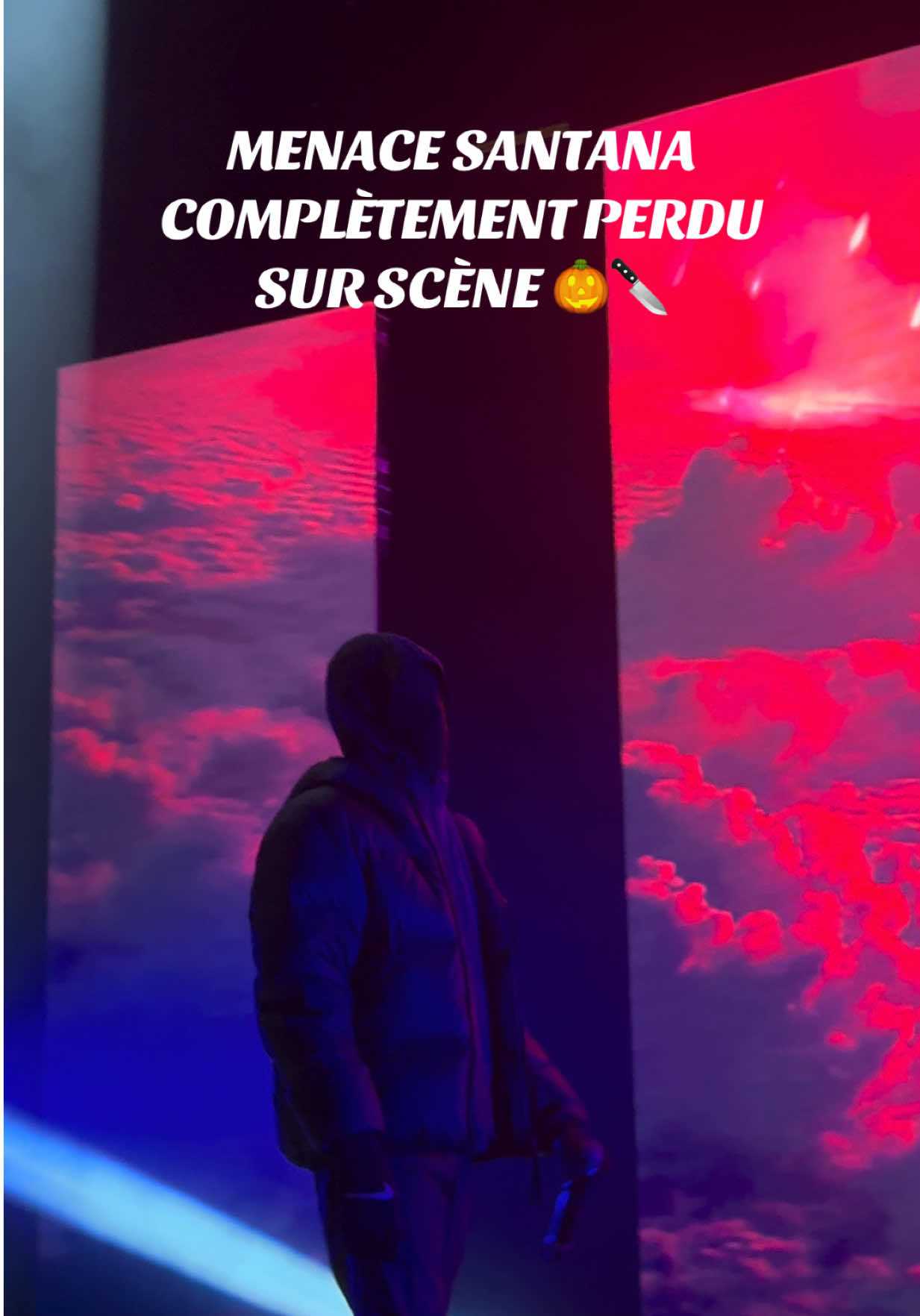 j’ai pas compris à ce moment là du concert, il était tellement perdu 😭#menacesantana #concert #lyon #fyp #pourtoi 