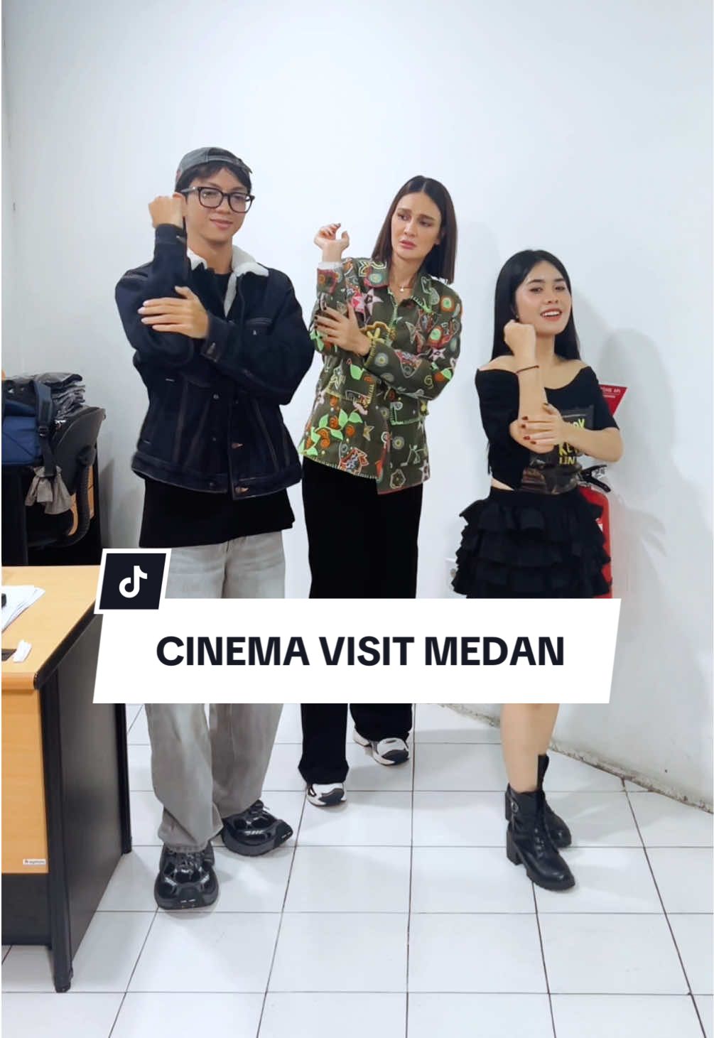 Medan! Terima kasih yg udah nonton #SosokKetigaLintrik duluan🖤 @sptrakori_ @slayedfaa 